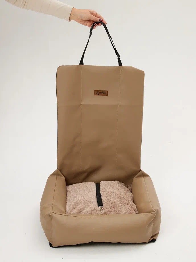 Автомобильное автокресло "LionPets" для животных LP6604 материал: Эко-кожа (50х55х16 см)