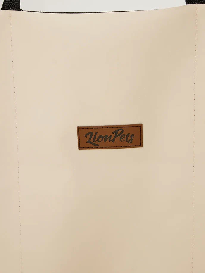 Автомобильное автокресло "LionPets" для животных LP6605 материал: Эко-кожа (50х55х16 см)